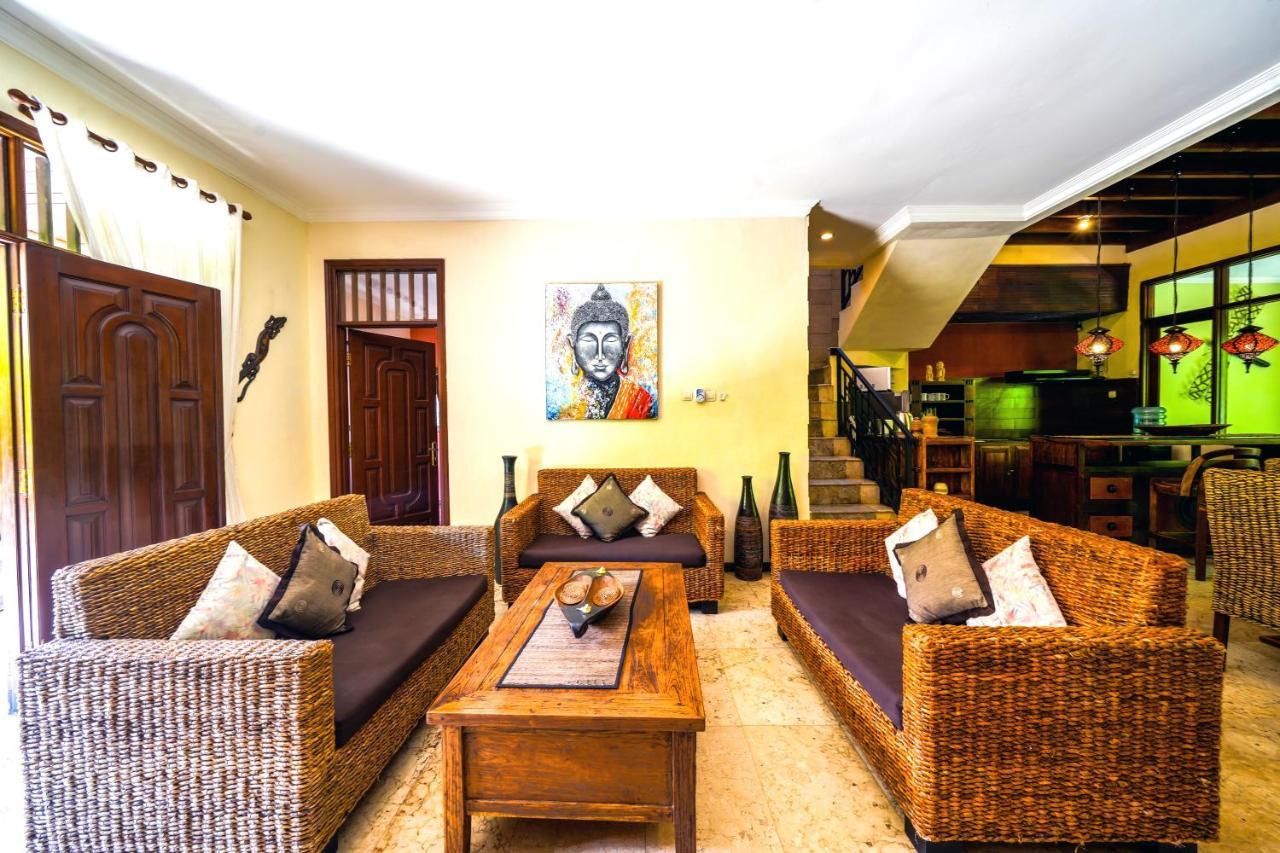 De Cinta Villa - Kuta - 5 Bedrooms - Heart Of Kuta エクステリア 写真